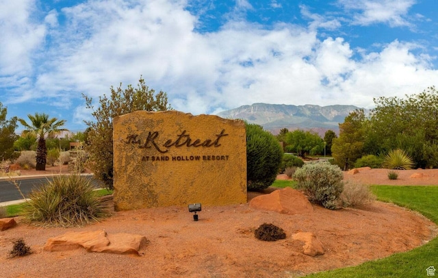 3243 S 4900 W, Hurricane, UT 84737 - community / neighborhood sign featuring a mountain view