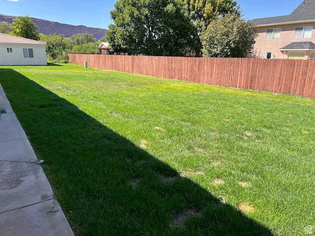 592 W Hale Ave, Moab, UT 84532 - view of yard with a mountain view