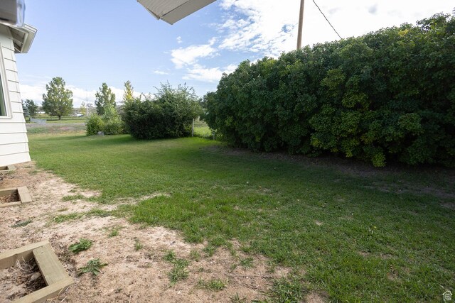 566 S Main St, Lyman, UT 84749 - view of grassy yard