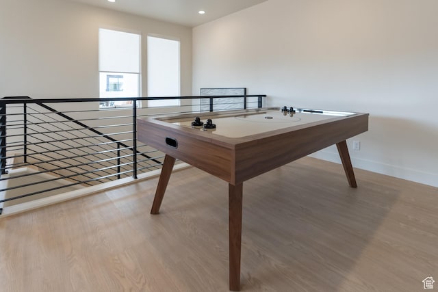 5394 S Aquamarine Ln, St George, UT 84790 - game room featuring light hardwood / wood-style floors and sink