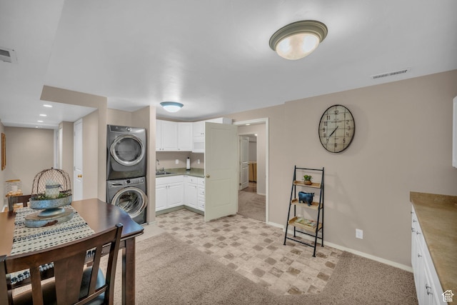 2218 W 2575 N, Cedar City, UT 84721 - dining area featuring stacked washer and dryer, recessed lighting, visible vents, and baseboards
