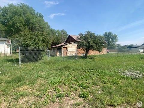 215 W 200 S, Duchesne, UT 84021 - view of yard featuring fence