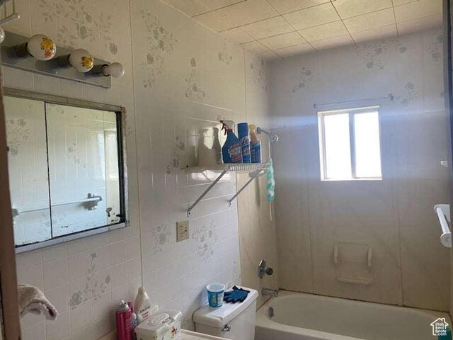 215 W 200 S, Duchesne, UT 84021 - full bathroom featuring toilet and shower / washtub combination