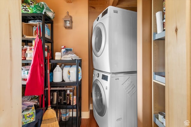 14775 N 12565 E 66&67, Mount Pleasant, UT 84647 - laundry room featuring stacked washer and clothes dryer and laundry area