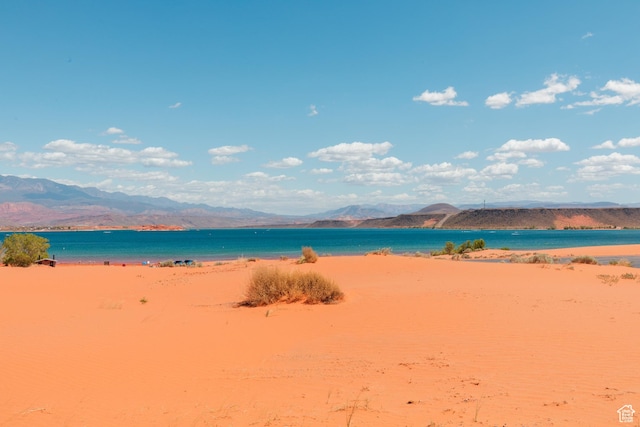 3318 S Red Rock Way, Hurricane, UT 84737 - property view of water with a mountain view