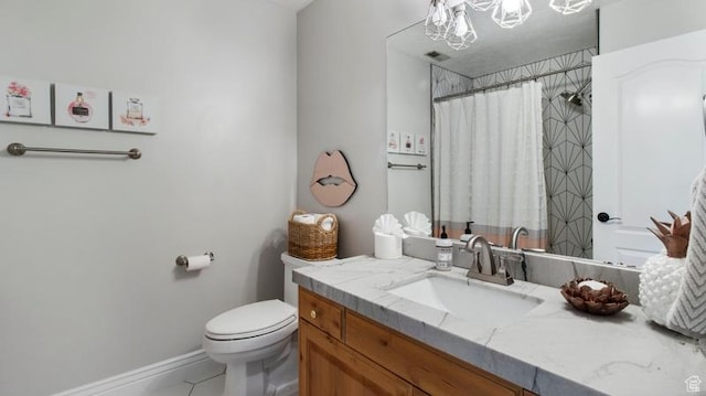 643 W Ridgewood Cir, Farmington, UT 84025 - full bath with vanity, visible vents, toilet, and curtained shower