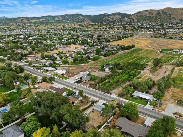 bird's eye view with a mountain view