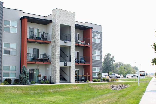 view of building exterior