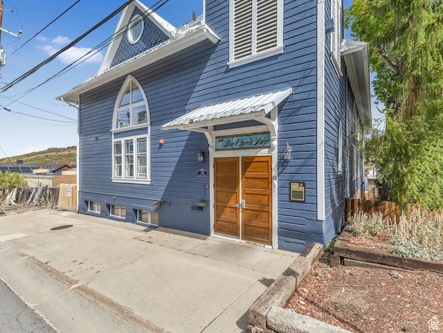 view of front of property with a patio