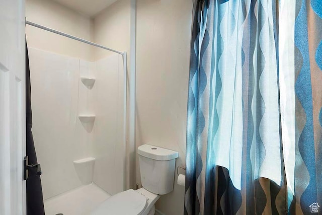 10575 S Alexander Park Ln, South Jordan, UT 84095 - full bath featuring a shower stall and toilet