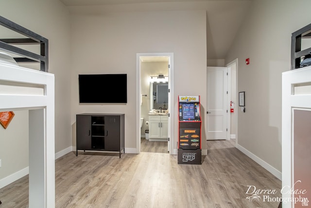 1460 S Windsor Pkwy Unit 5, Hurricane, UT 84737 - living area featuring wood finished floors and baseboards