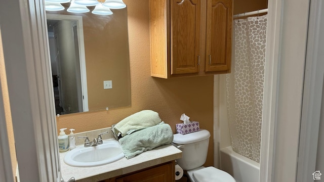 2796 S 2575 W, Roosevelt, UT 84066 - full bathroom featuring vanity, toilet, shower / bath combo with shower curtain, and a textured wall