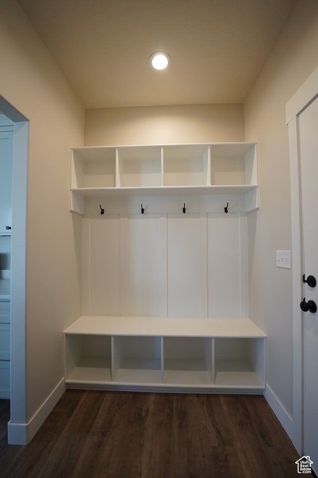 584 N 510 E, Smithfield, UT 84335 - mudroom featuring recessed lighting, baseboards, and dark wood finished floors