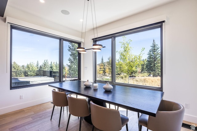 3576 Ridgeline Dr Unit 14-C, Park City, UT 84098 - dining space featuring plenty of natural light, wood finished floors, baseboards, and recessed lighting