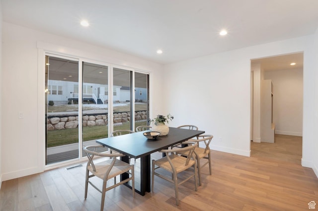 731 W Sara Dr, Saratoga Springs, UT 84045 - dining space featuring light wood-style flooring, baseboards, and recessed lighting