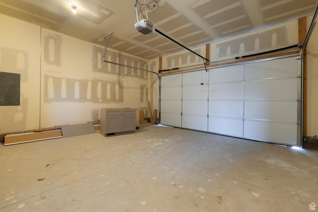 462 E 1035 S, Roosevelt, UT 84066 - garage with a garage door opener and electric panel