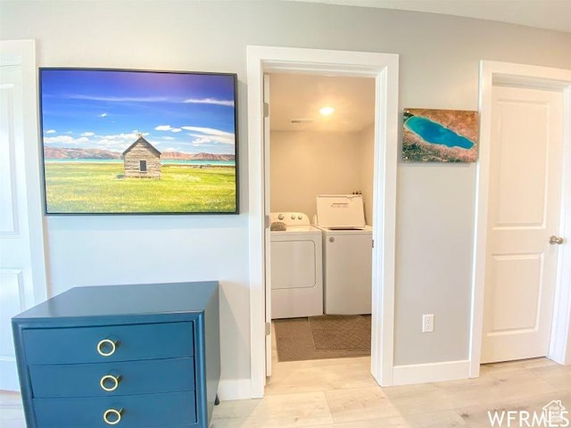 942 N Newberg Dr Unit 2, Garden City, UT 84028 - laundry area with independent washer and dryer, baseboards, and laundry area