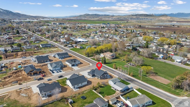 292 500 N, Santaquin, UT 84655 - drone / aerial view featuring a mountain view and a residential view