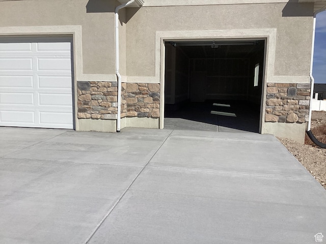 796 W Cherry Orchard Ln S, Grantsville, UT 84029 - view of garage