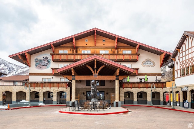 view of building exterior