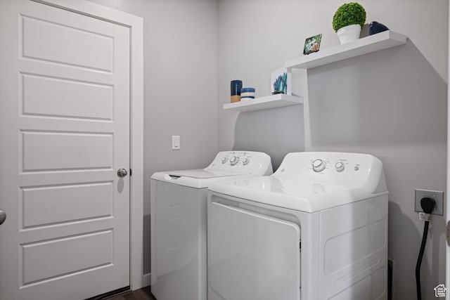 974 N Pleasant Valley Ln, Washington, UT 84780 - laundry room with laundry area and independent washer and dryer