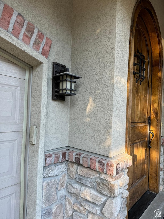 1260 N 200 W, Bountiful, UT 84010 - details featuring stucco siding and stone siding