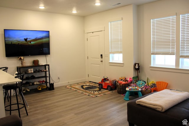 953 N 900 W, Tremonton, UT 84337 - playroom with wood finished floors, visible vents, and recessed lighting