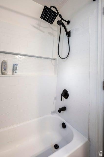 2668 N 550 W, Cedar City, UT 84721 - bathroom featuring shower / washtub combination