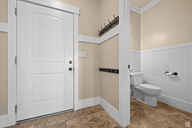 51 E Magellan Ln, Elk Ridge, UT 84651 - bathroom featuring toilet, crown molding, and wainscoting