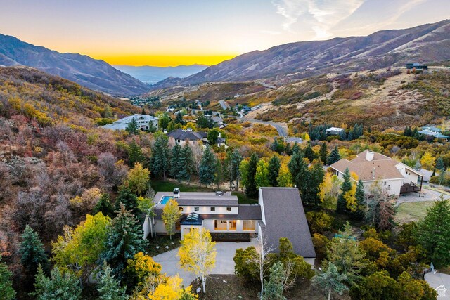 671 N Freeze Creek Cir, Emigration Canyon, UT 84108 - aerial view at dusk of a mountain view