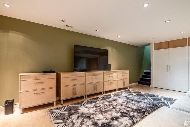671 N Freeze Creek Cir, Emigration Canyon, UT 84108 - living area with light wood-style floors, stairway, recessed lighting, and baseboards