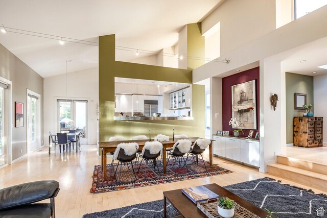 671 N Freeze Creek Cir, Emigration Canyon, UT 84108 - building lobby with high vaulted ceiling