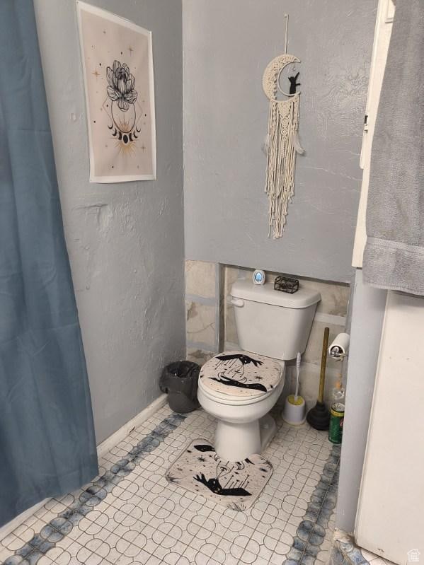 50 W 100 N, Salina, UT 84654 - full bath with toilet and curtained shower
