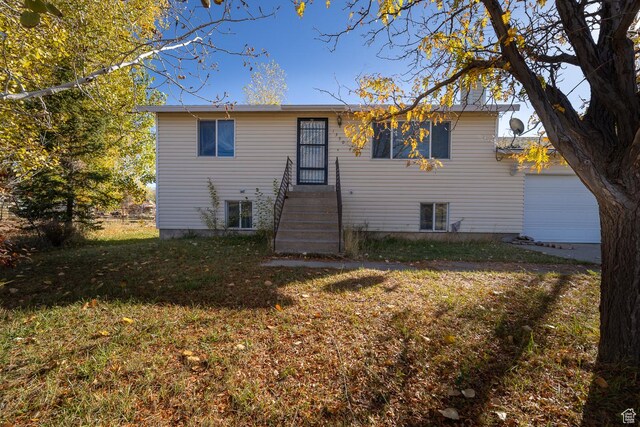 1390 N 500 W, Vernal, UT 84078 - back of house featuring a yard