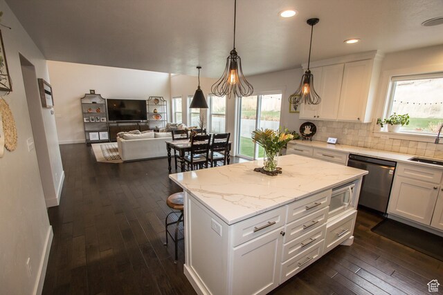 520 N 900 E, Hyde Park, UT 84318 - kitchen with appliances with stainless steel finishes, a sink, dark wood-style floors, healthy amount of natural light, and recessed lighting