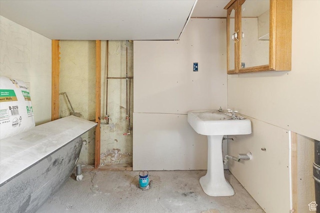 114 E Main St, Moroni, UT 84646 - bathroom with unfinished concrete flooring
