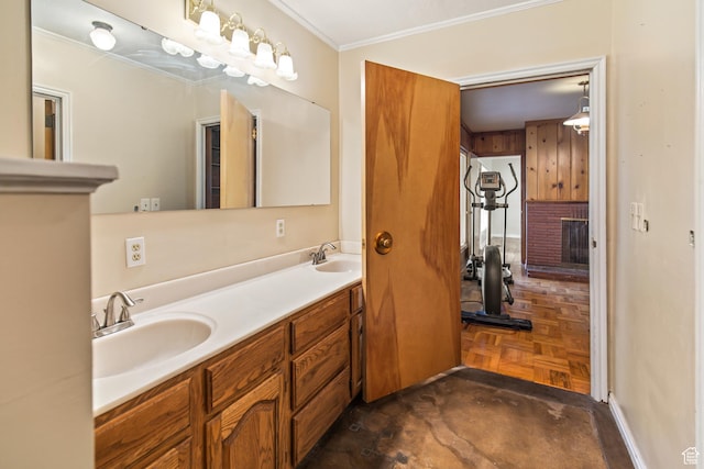 455 N 500 W, Richfield, UT 84701 - bathroom featuring ornamental molding and double vanity