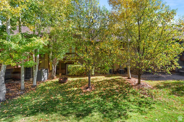 3025 Lower Saddleback Rd Unit 13, Park City, UT 84098 - view of yard with a wooden deck