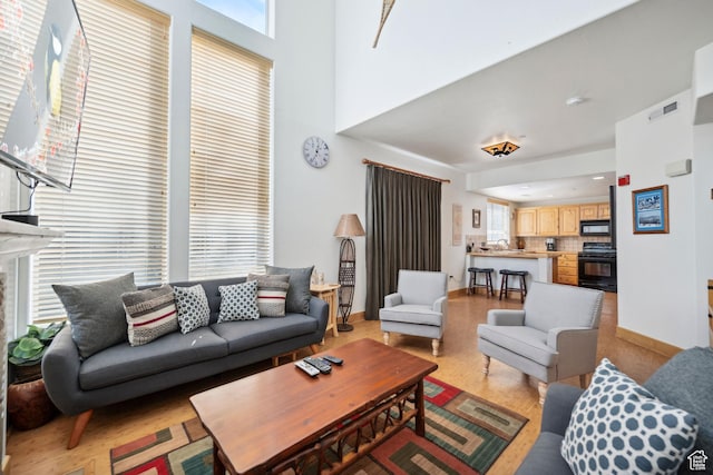 6042 N Fox Pointe Cir, Park City, UT 84098 - living area featuring baseboards