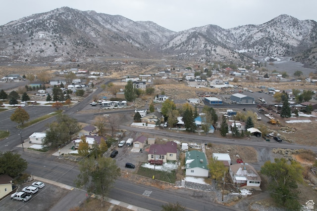 bird's eye view featuring a mountain view