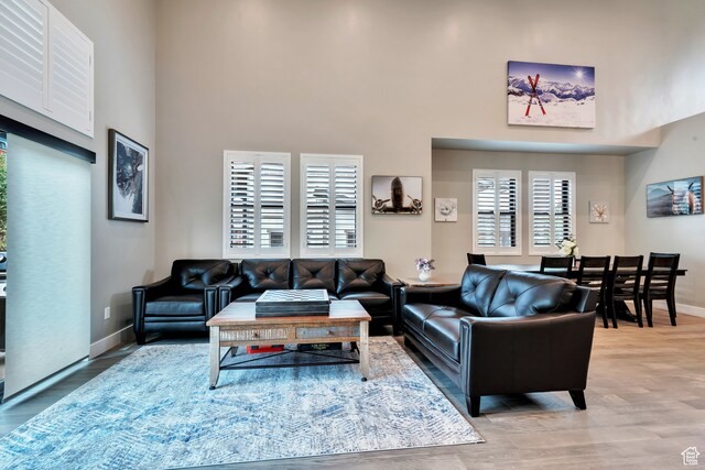 10005 N Meer Cir, Heber City, UT 84032 - living room with wood-type flooring and a high ceiling