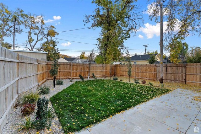 855 S 700 E, Salt Lake City, UT 84102 - view of yard with a patio area