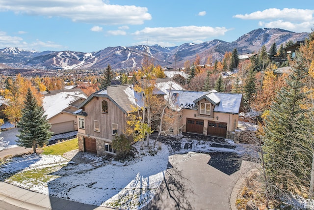 drone / aerial view with a mountain view