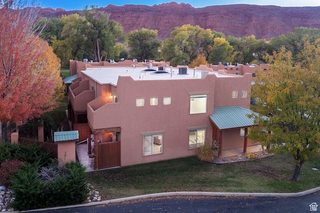 385 E Pueblo Ct, Moab, UT 84532 - birds eye view of property featuring a mountain view