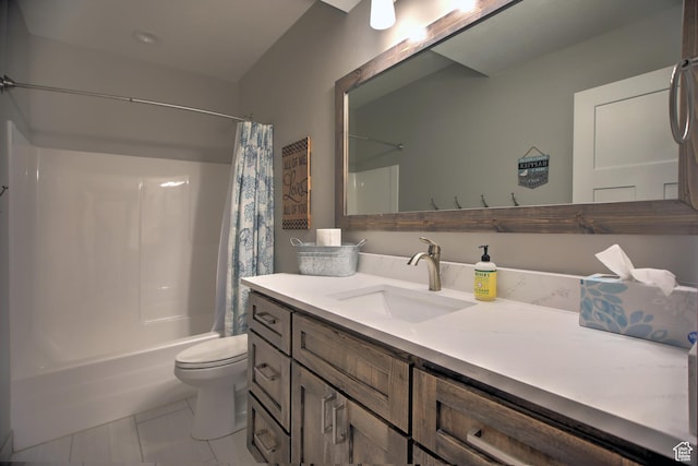 1400 N Cisco Cir, Garden City, UT 84028 - full bathroom featuring toilet, shower / bath combo, and vanity