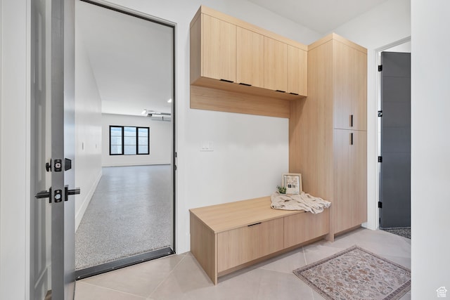 3967 N Hillside Way, Santa Clara, UT 84765 - mudroom with light tile patterned flooring