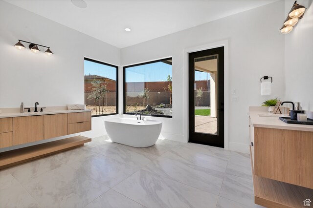 3967 N Hillside Way, Santa Clara, UT 84765 - bathroom featuring vanity and a bathing tub