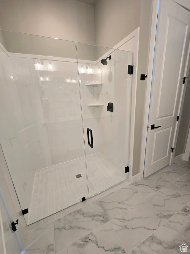 10798 S Haven Landing Dr, South Jordan, UT 84095 - bathroom with an enclosed shower
