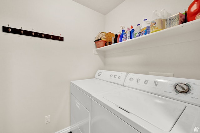 3521 N Fox Run Unit 811, Eden, UT 84310 - laundry room featuring washing machine and clothes dryer