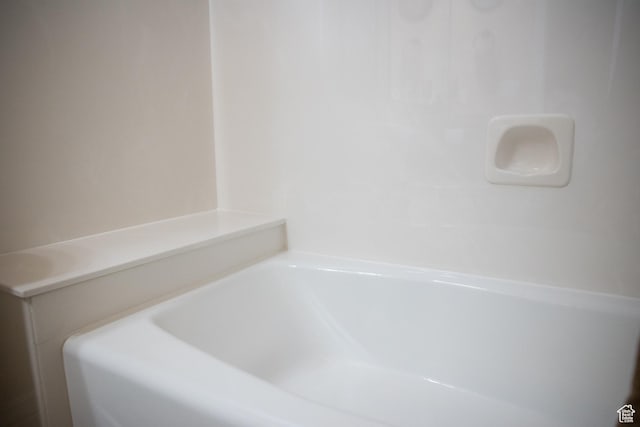 1126 S Valley View Dr W, Santaquin, UT 84655 - full bathroom featuring a bath